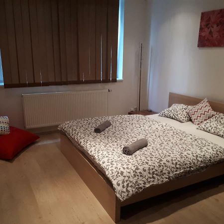 Utulny Apartman V Bratislava 6 Buitenkant foto