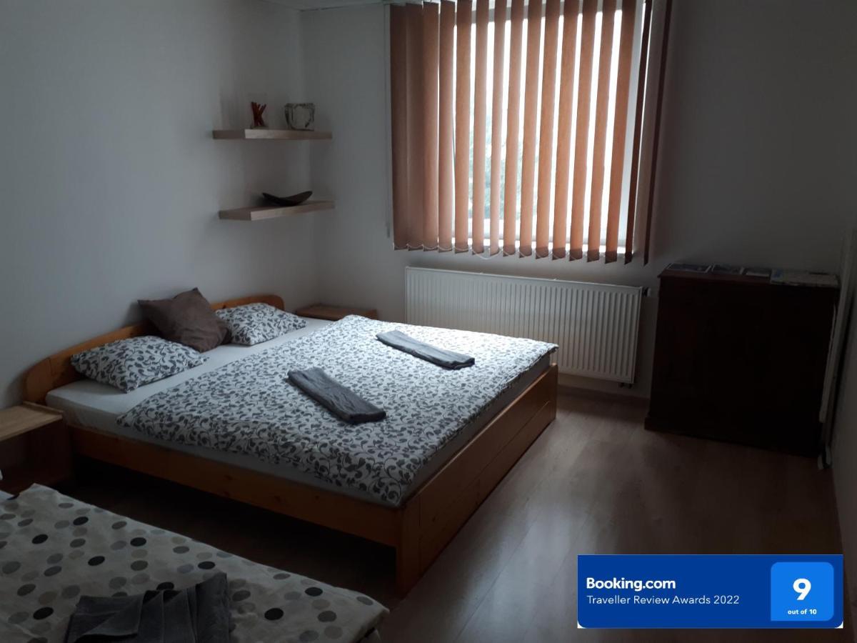 Utulny Apartman V Bratislava 6 Buitenkant foto