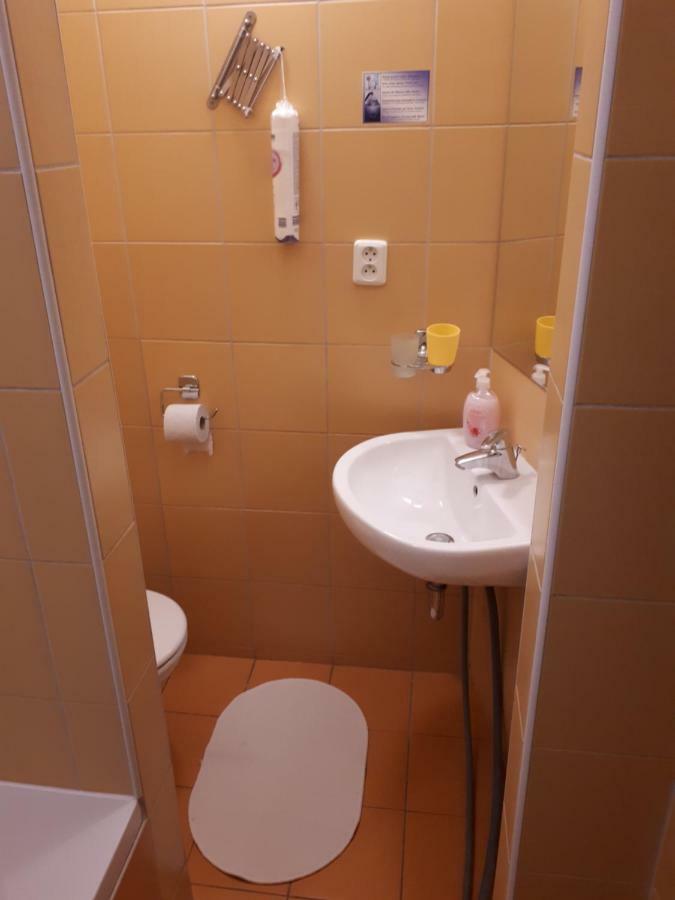 Utulny Apartman V Bratislava 6 Buitenkant foto